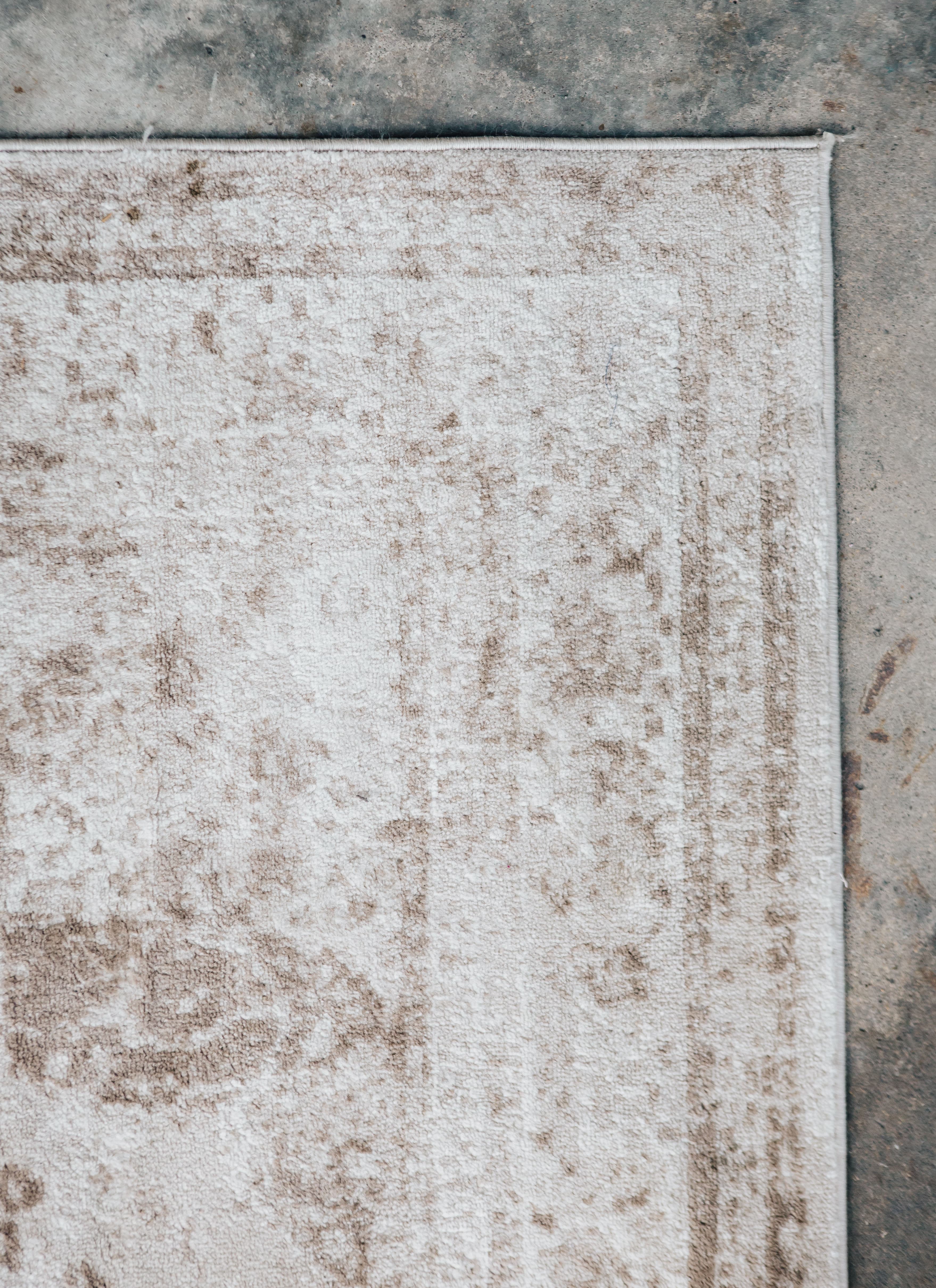 Small Susana Rug (5' x 8')